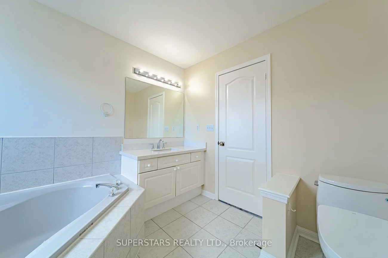 45, Tower Bridge, Berczy, Markham