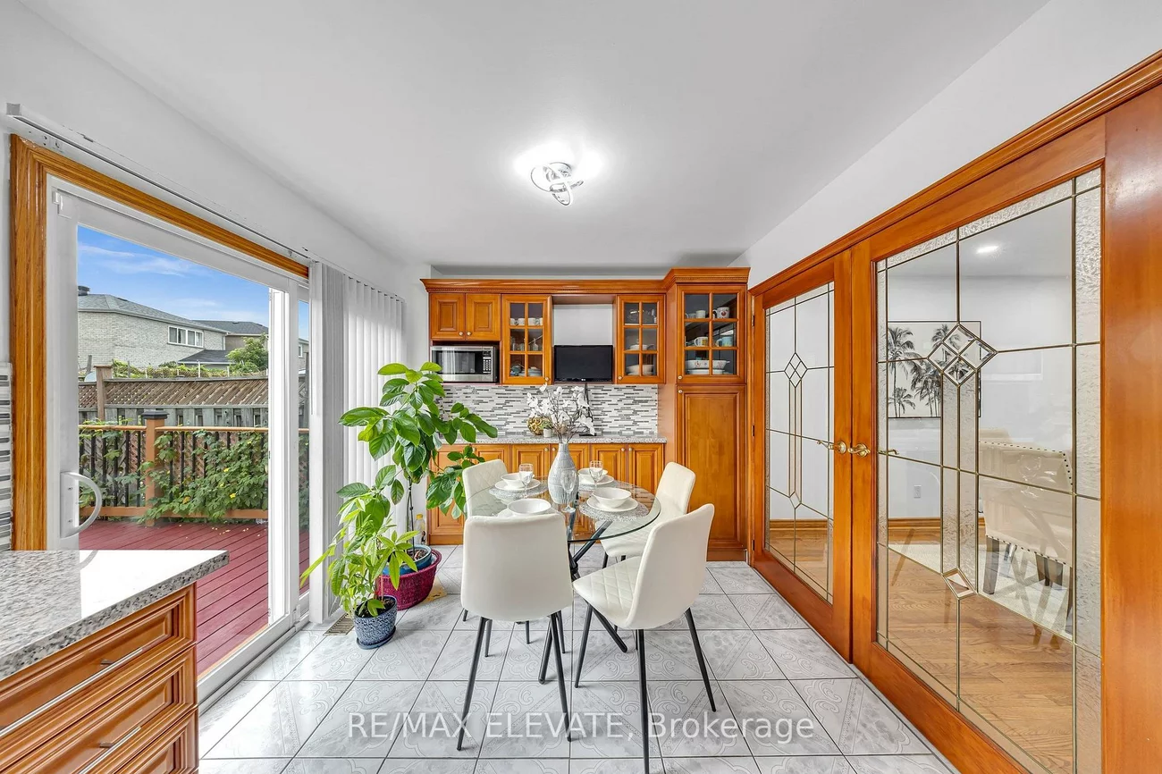 37, Miles Farm, Middlefield, Markham