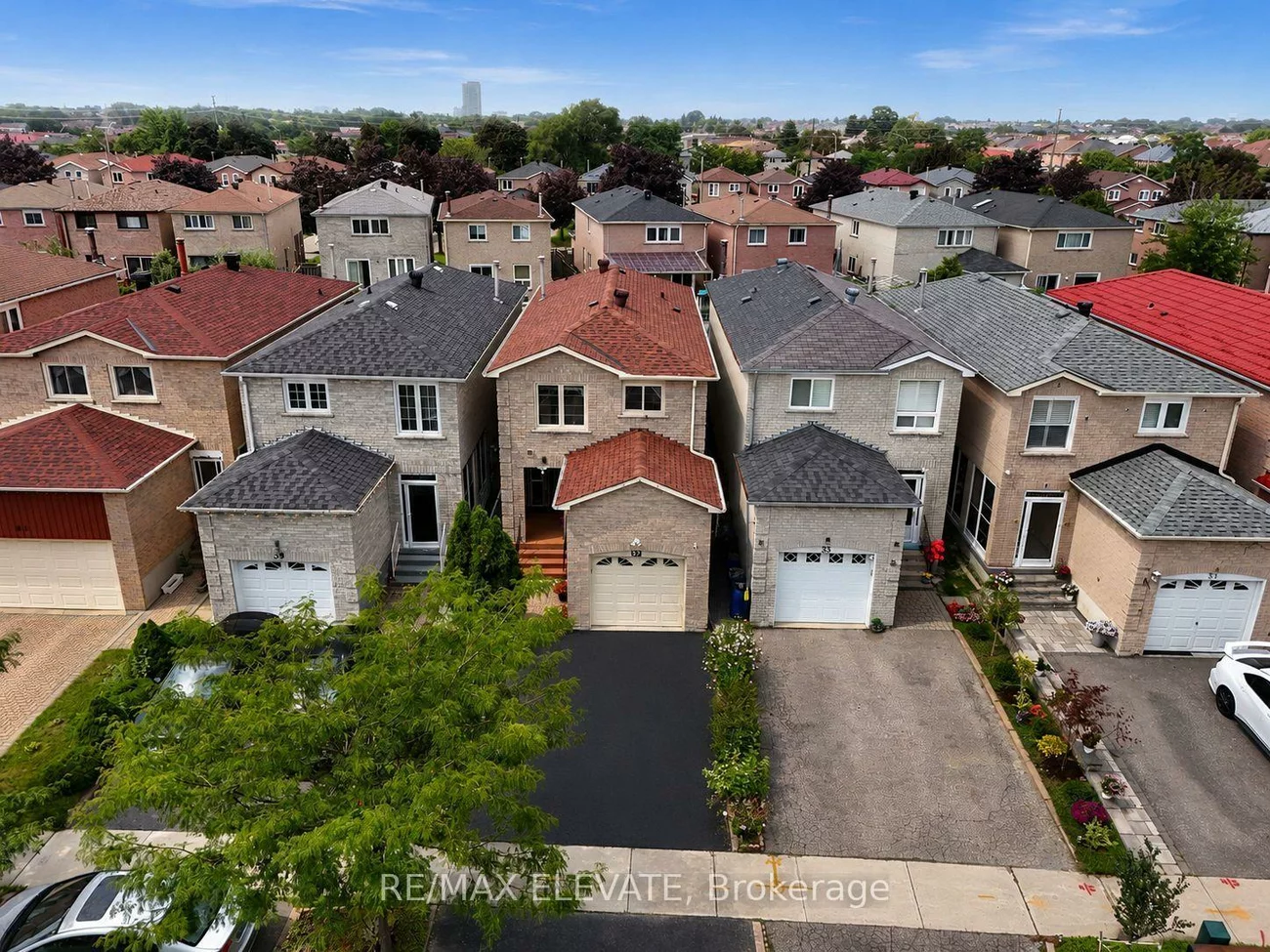37, Miles Farm, Middlefield, Markham