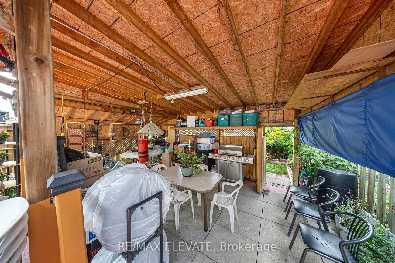 37, Miles Farm, Middlefield, Markham