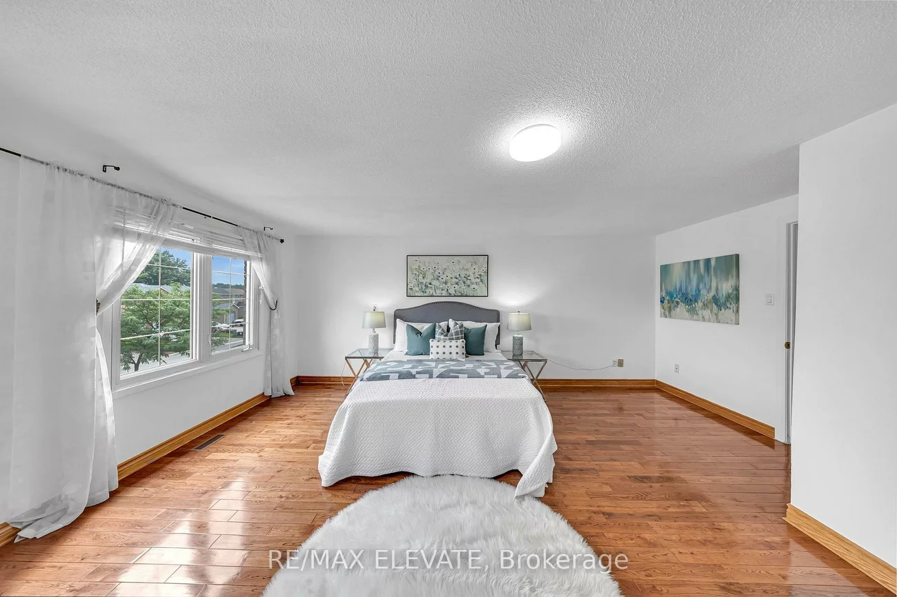 37, Miles Farm, Middlefield, Markham