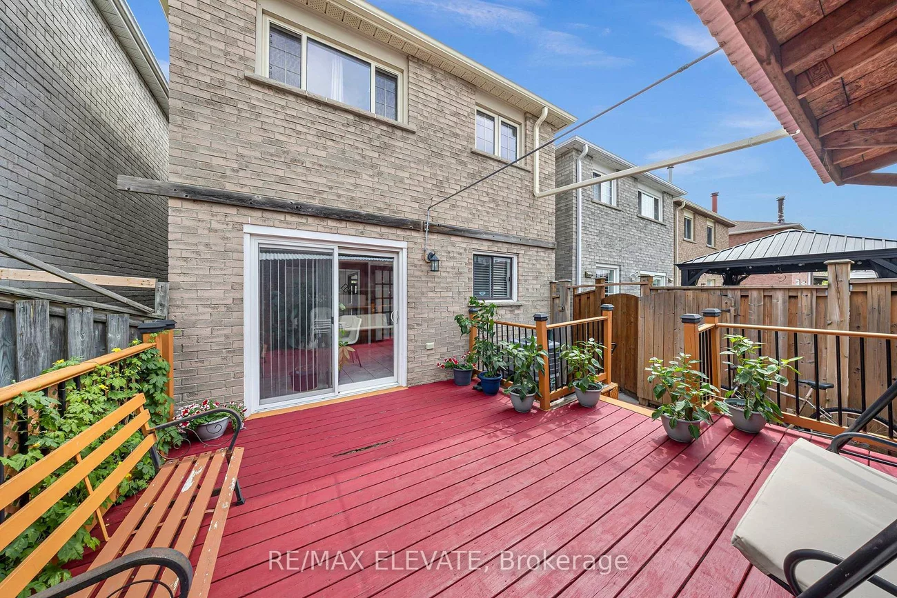 37, Miles Farm, Middlefield, Markham