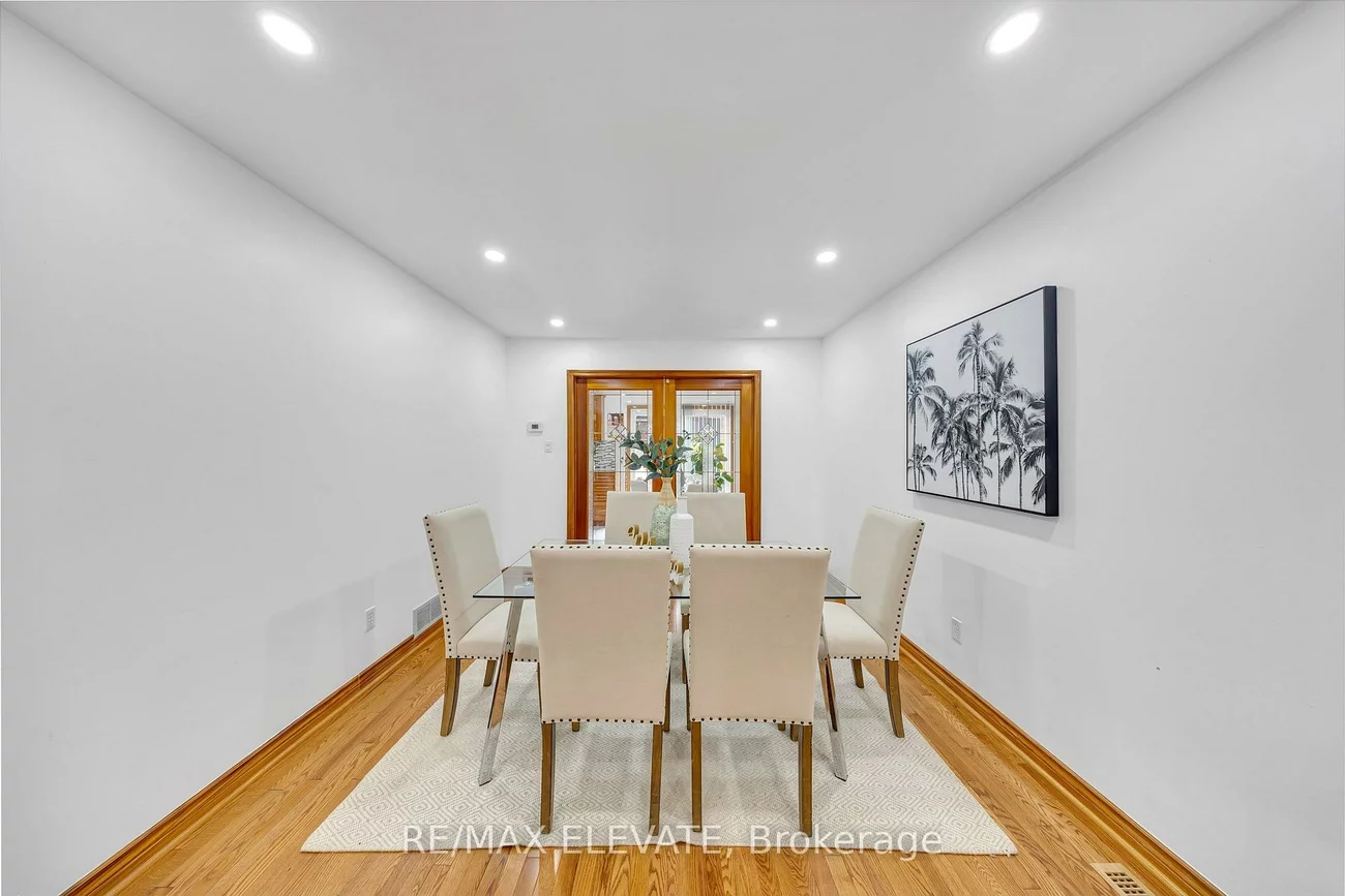 37, Miles Farm, Middlefield, Markham