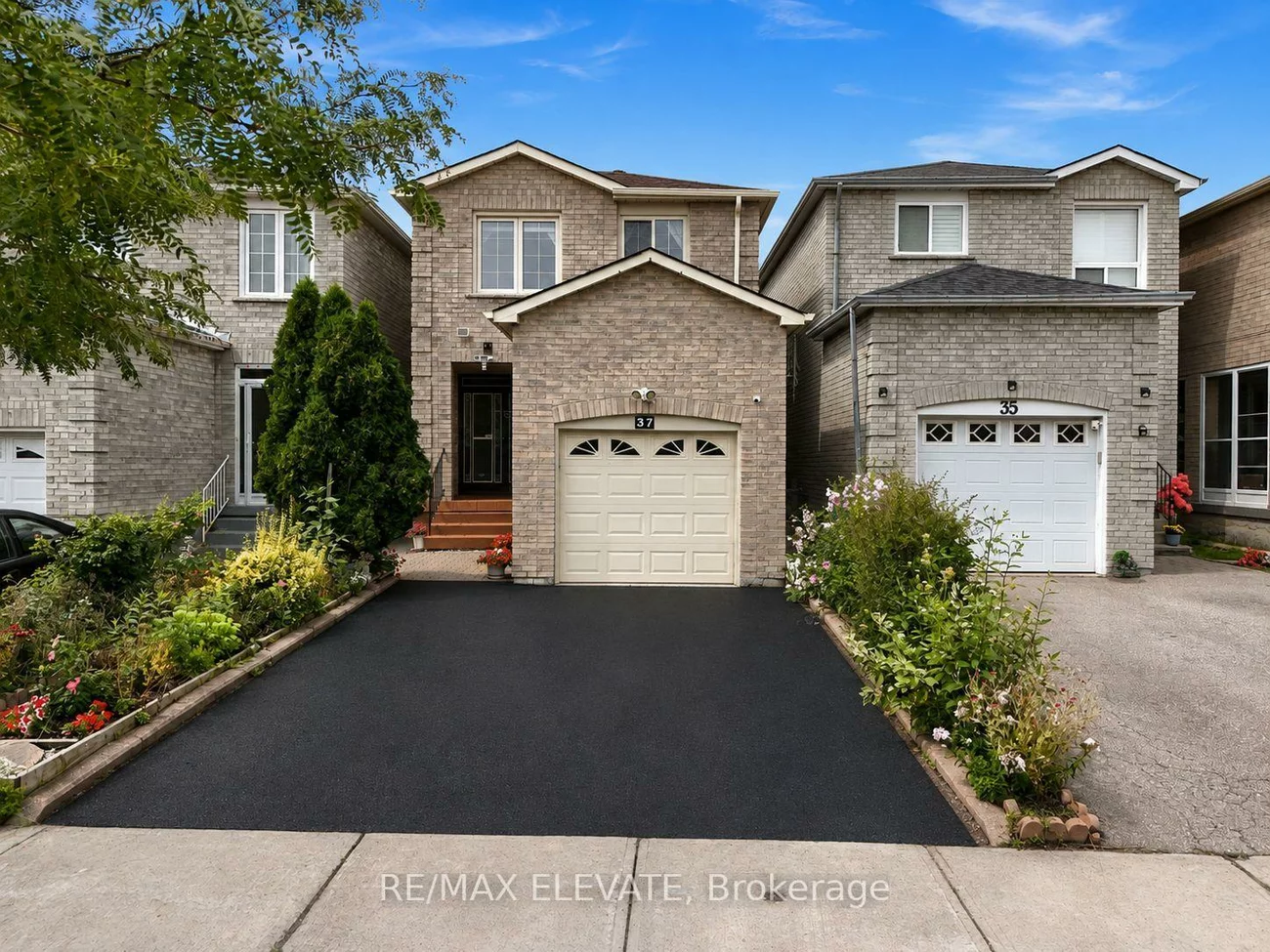 37, Miles Farm, Middlefield, Markham