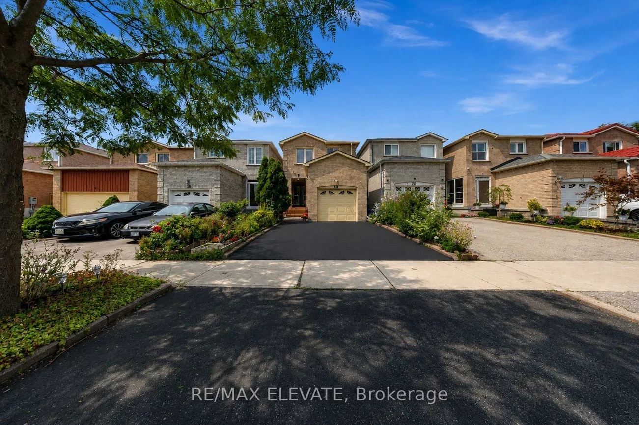 37, Miles Farm, Middlefield, Markham