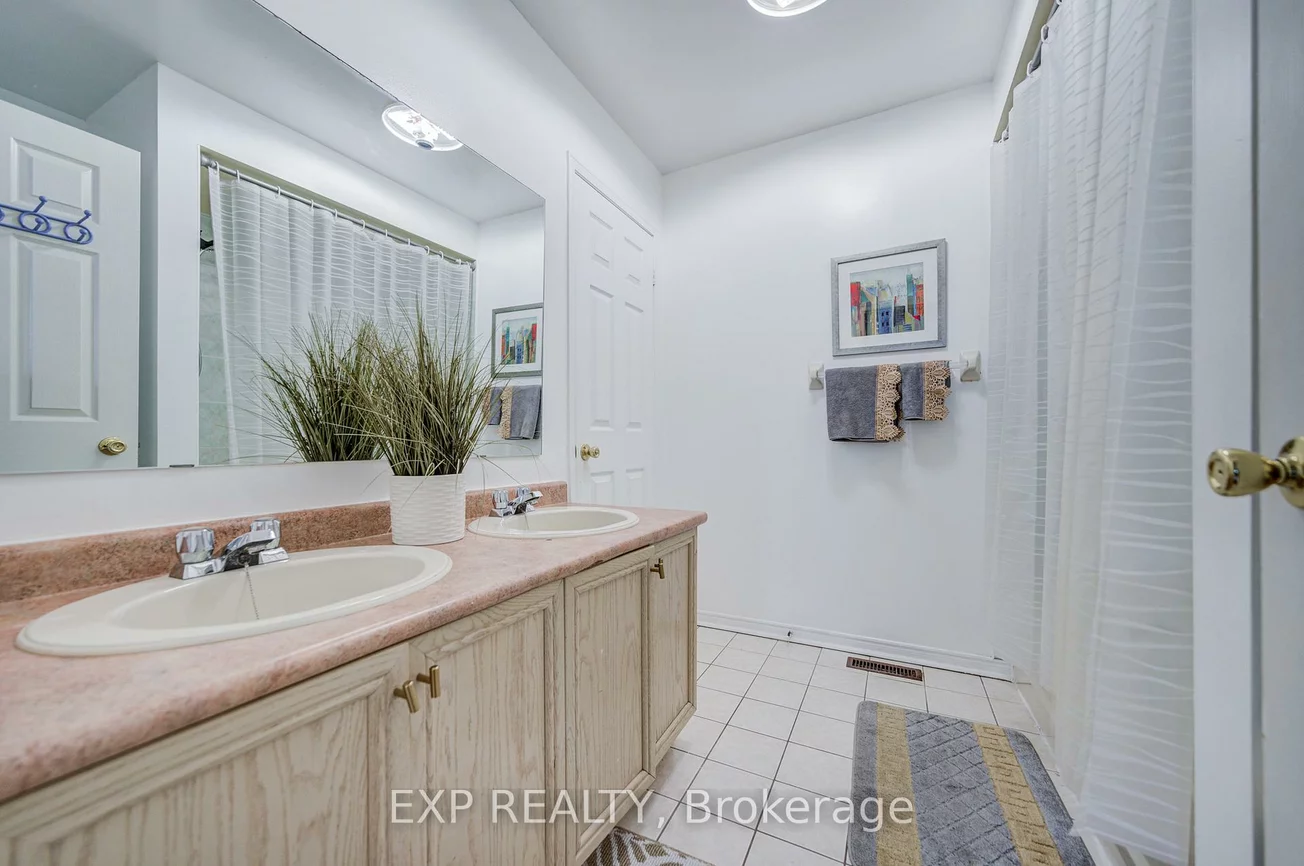 211, Sophia, Middlefield, Markham