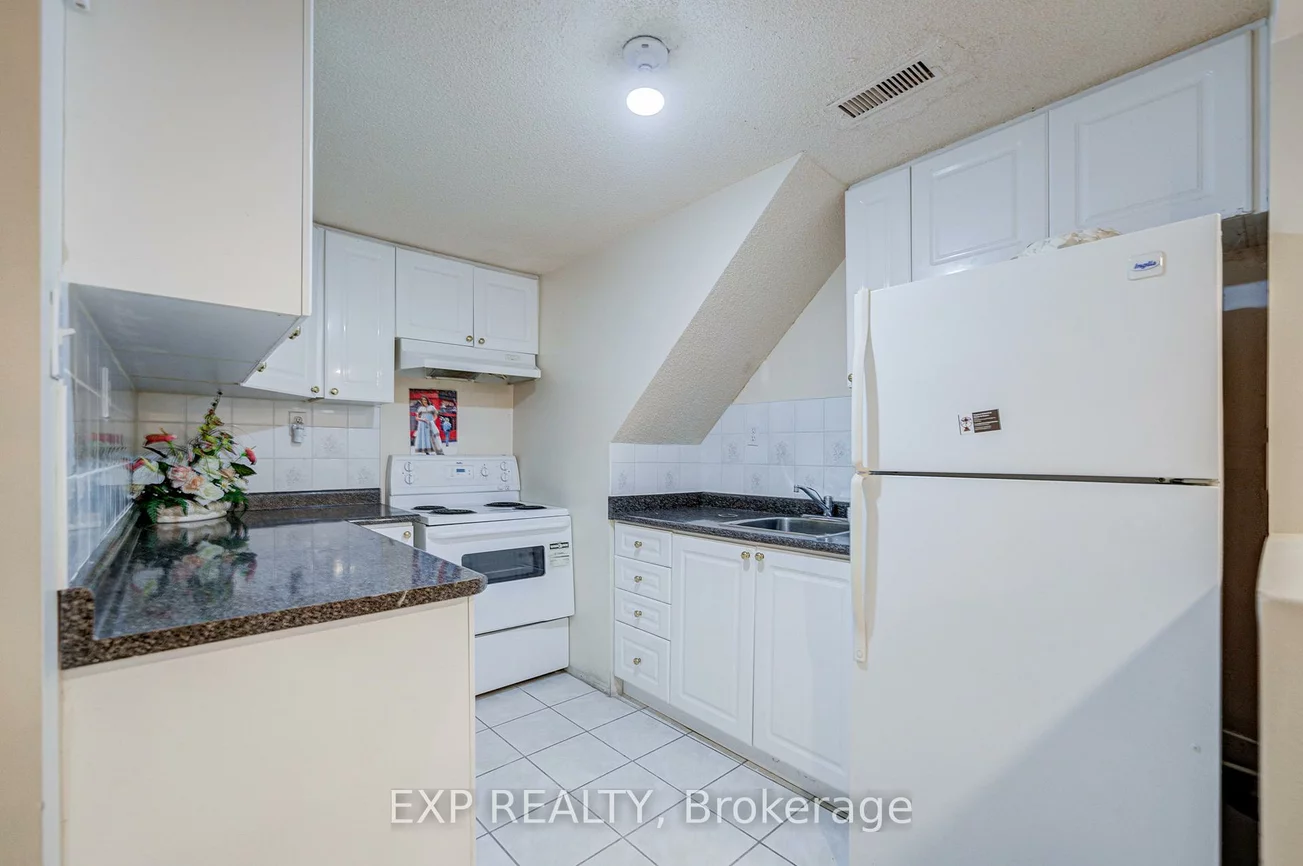 211, Sophia, Middlefield, Markham