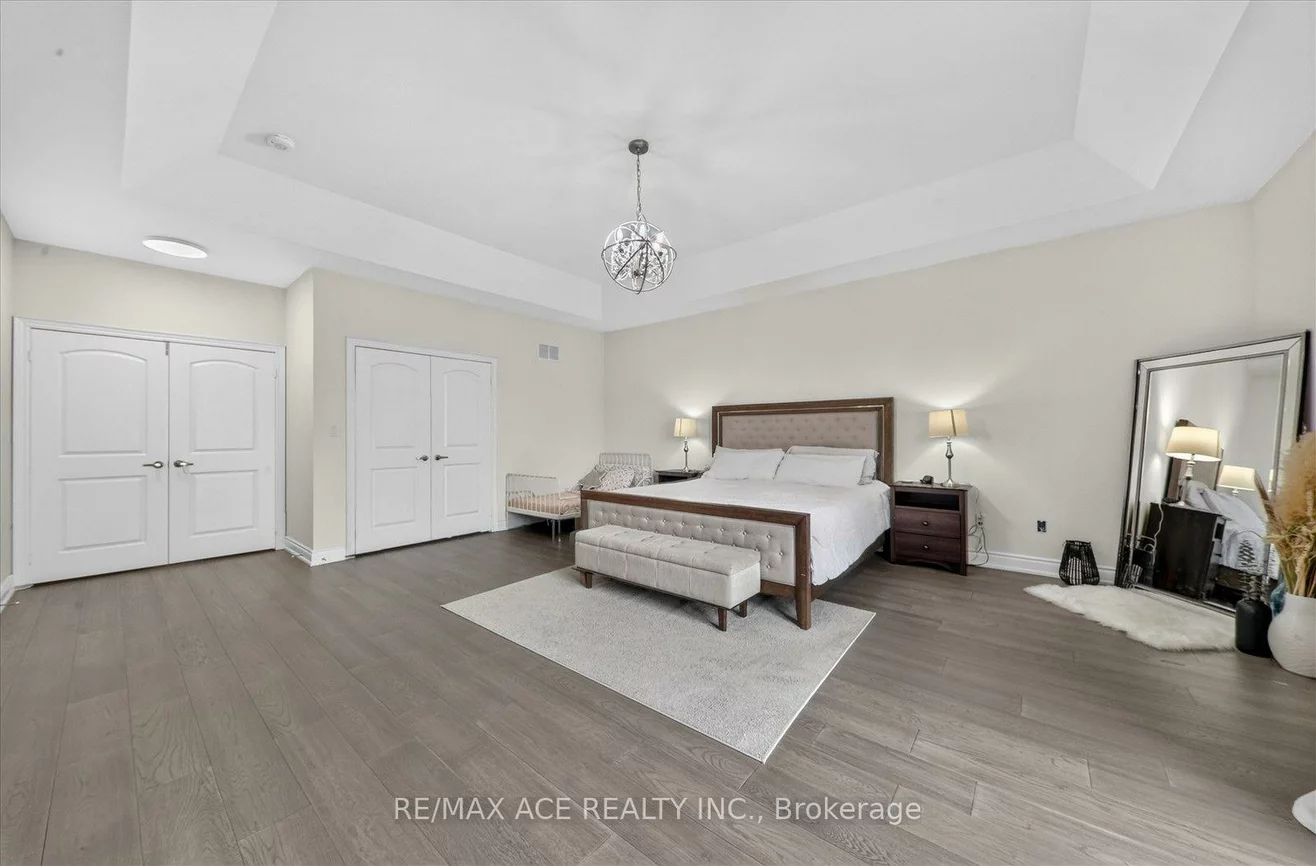 7607, Ninth, Box Grove, Markham