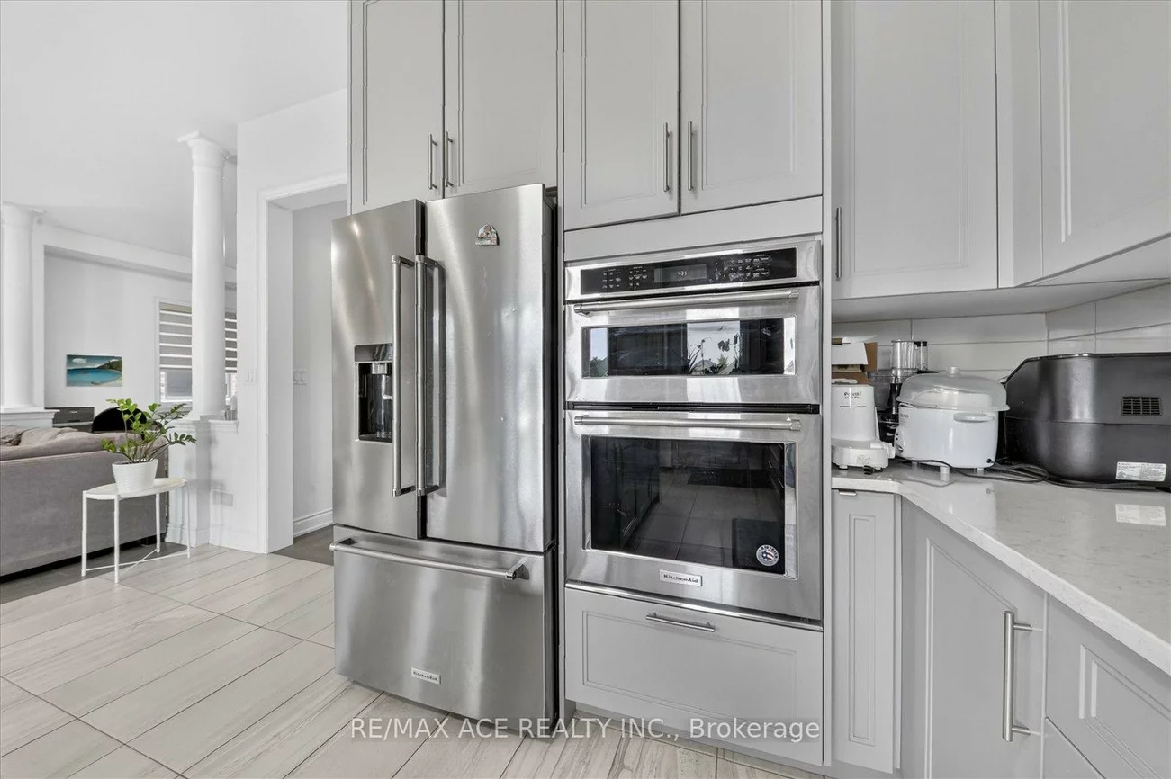 7607, Ninth, Box Grove, Markham