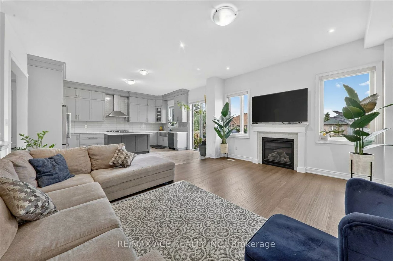 7607, Ninth, Box Grove, Markham