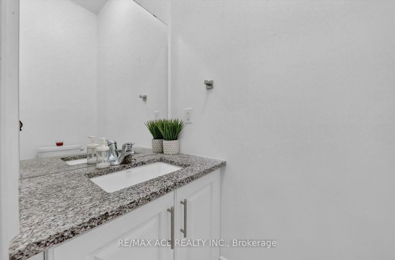 7607, Ninth, Box Grove, Markham