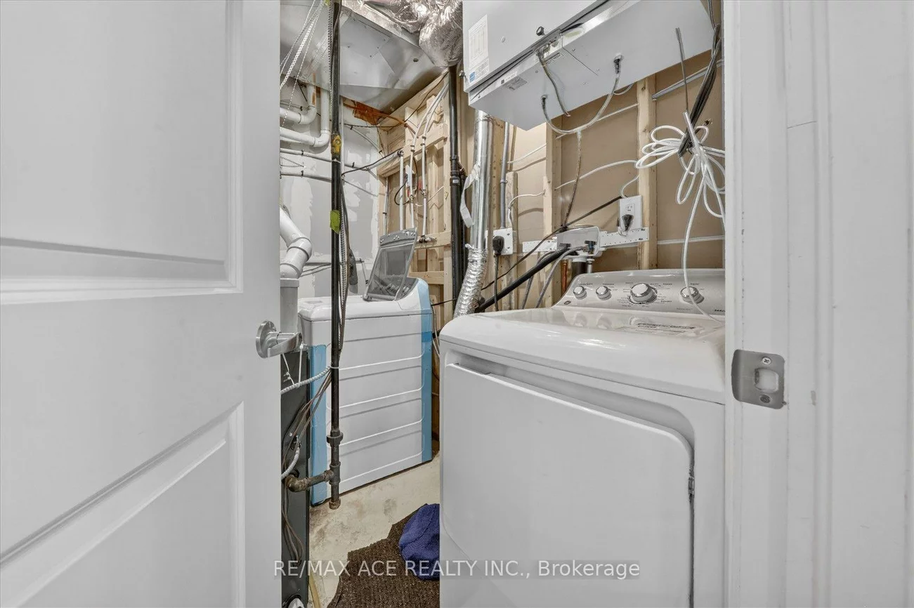 7607, Ninth, Box Grove, Markham