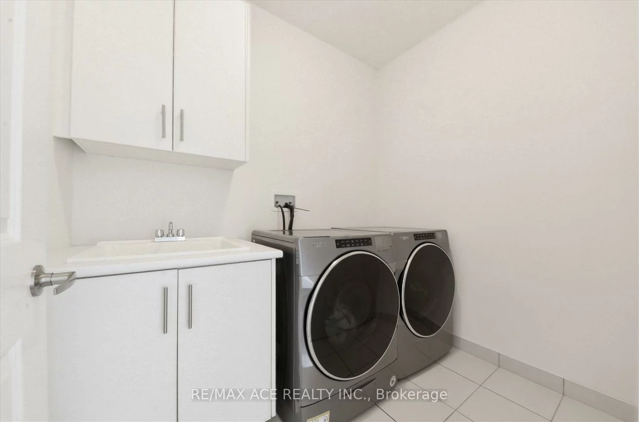 7607, Ninth, Box Grove, Markham