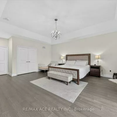 7607, Ninth, Box Grove, Markham