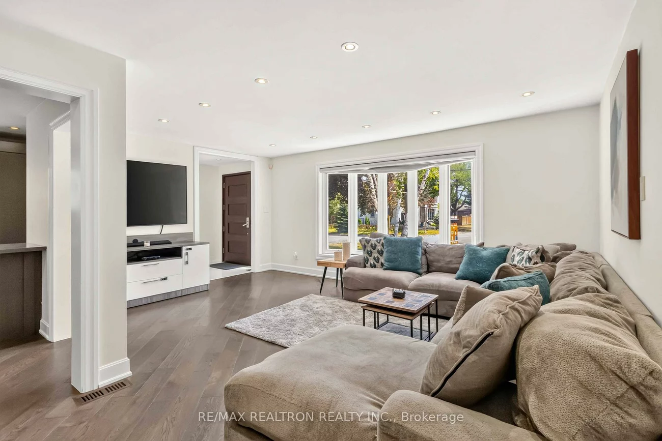 219, Bay Thorn, Royal Orchard, Markham