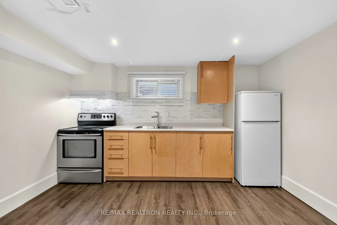 219, Bay Thorn, Royal Orchard, Markham