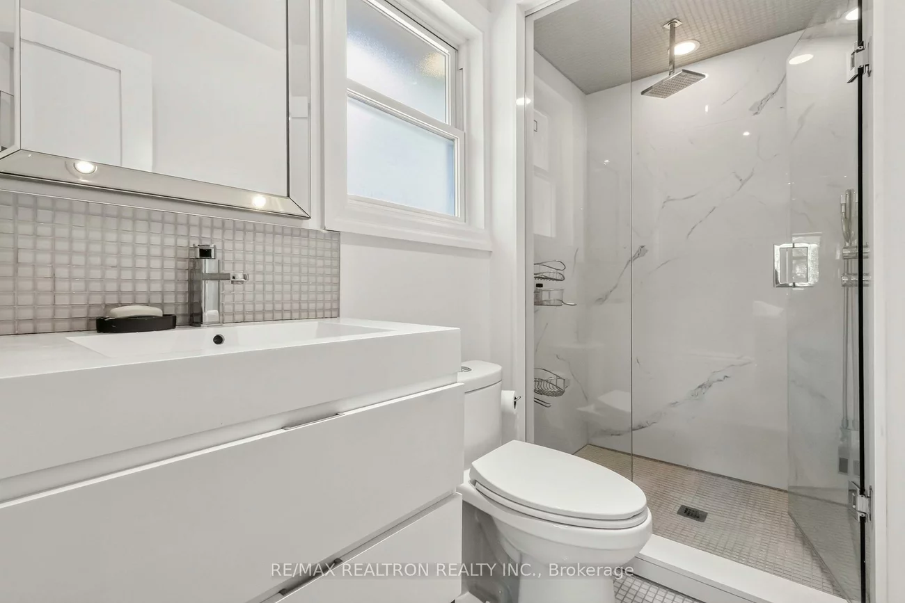 219, Bay Thorn, Royal Orchard, Markham