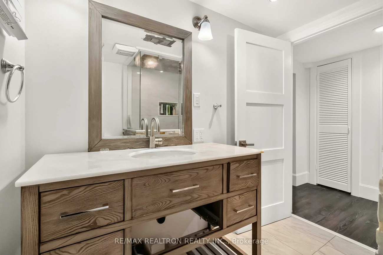 219, Bay Thorn, Royal Orchard, Markham