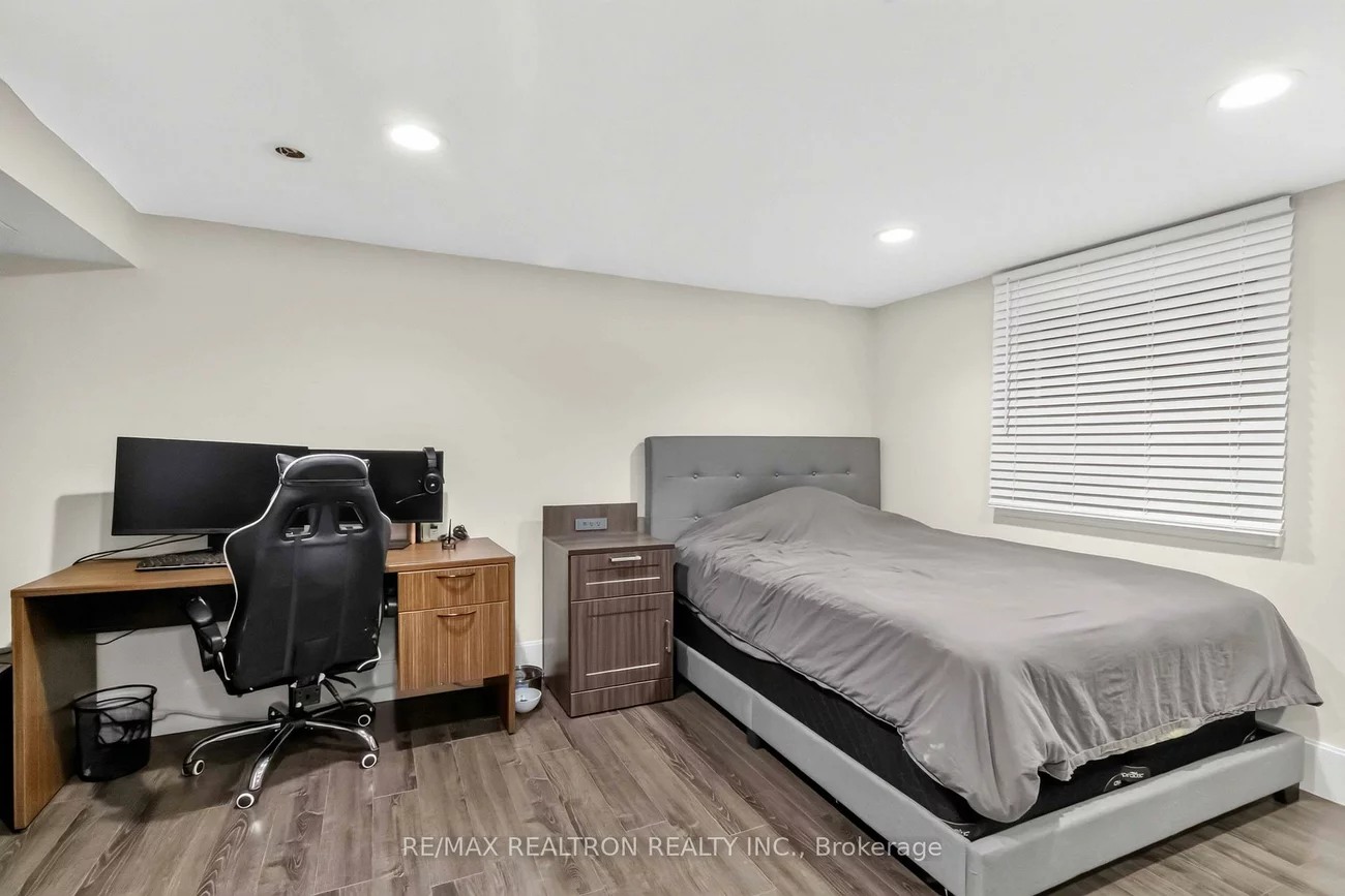 219, Bay Thorn, Royal Orchard, Markham