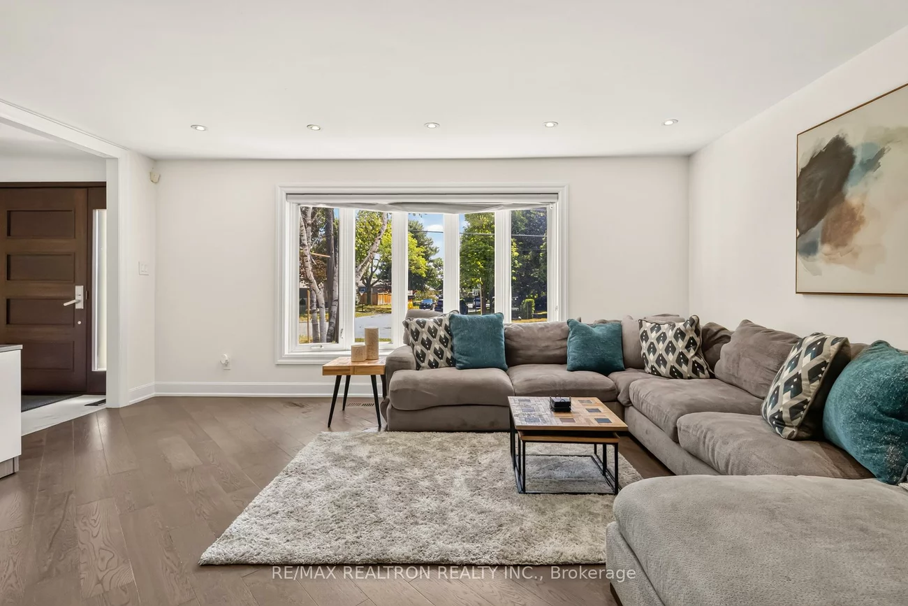 219, Bay Thorn, Royal Orchard, Markham