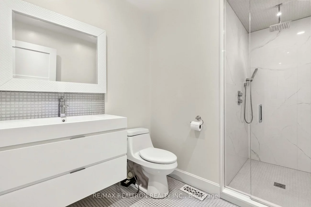 219, Bay Thorn, Royal Orchard, Markham