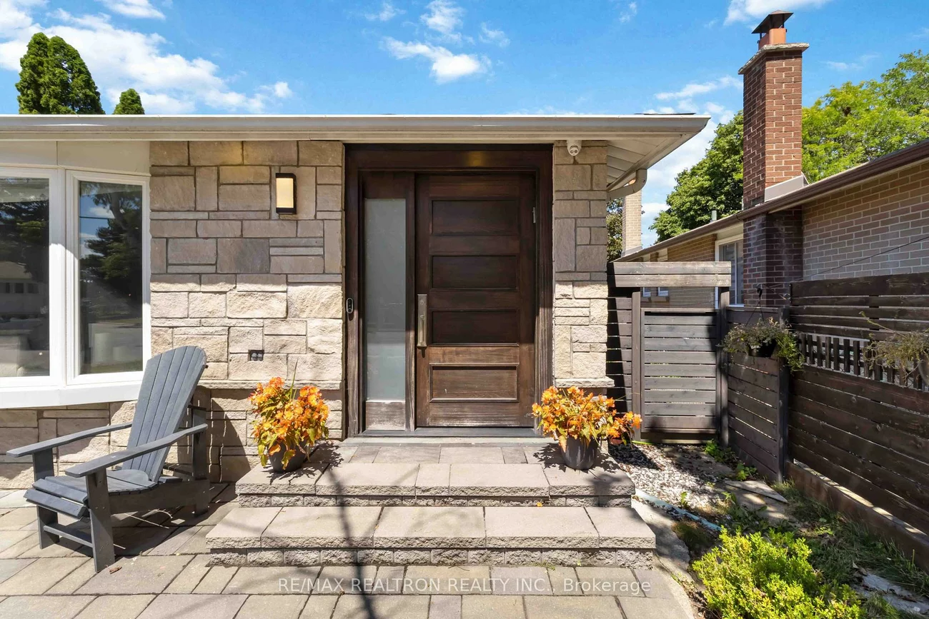 219, Bay Thorn, Royal Orchard, Markham