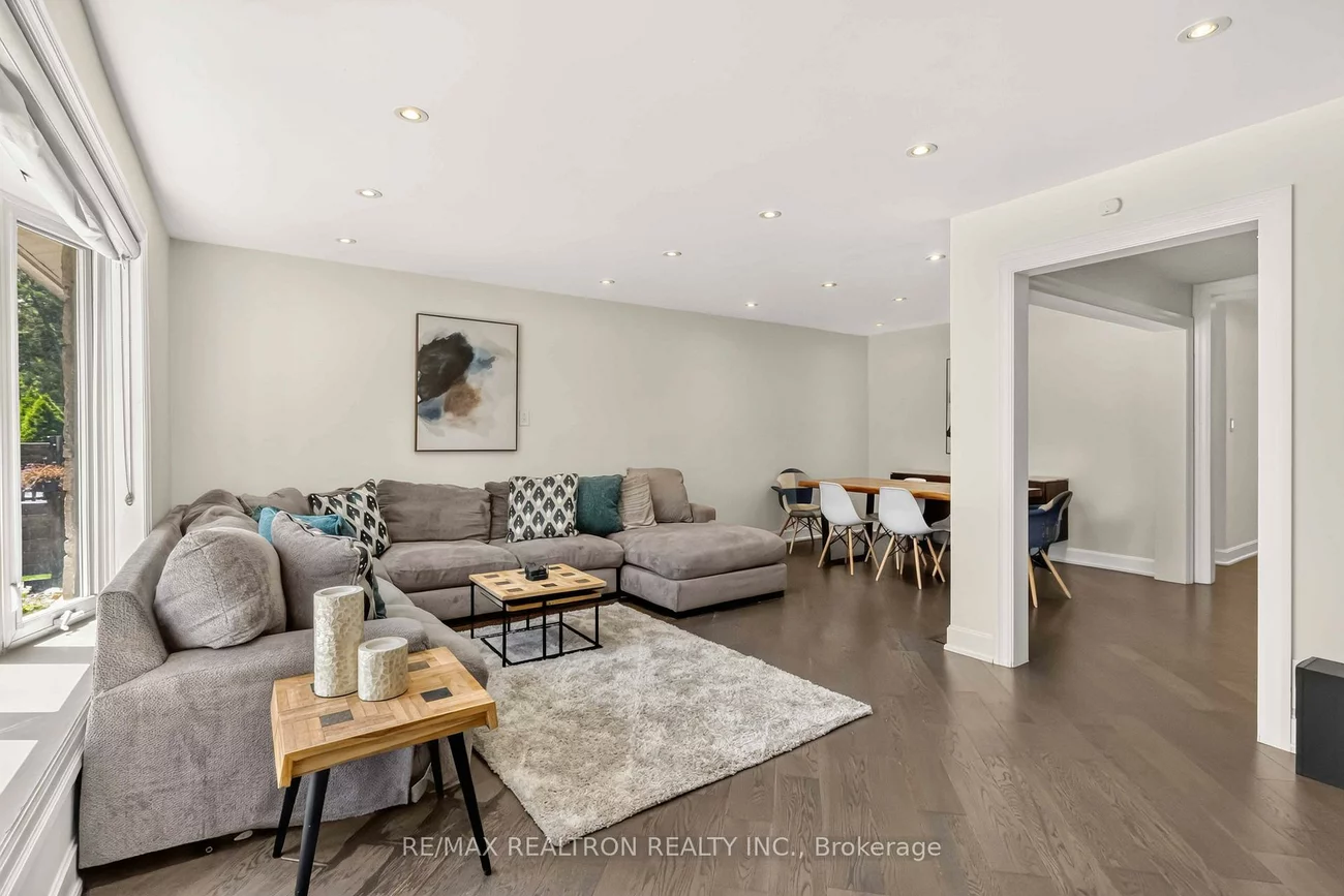 219, Bay Thorn, Royal Orchard, Markham