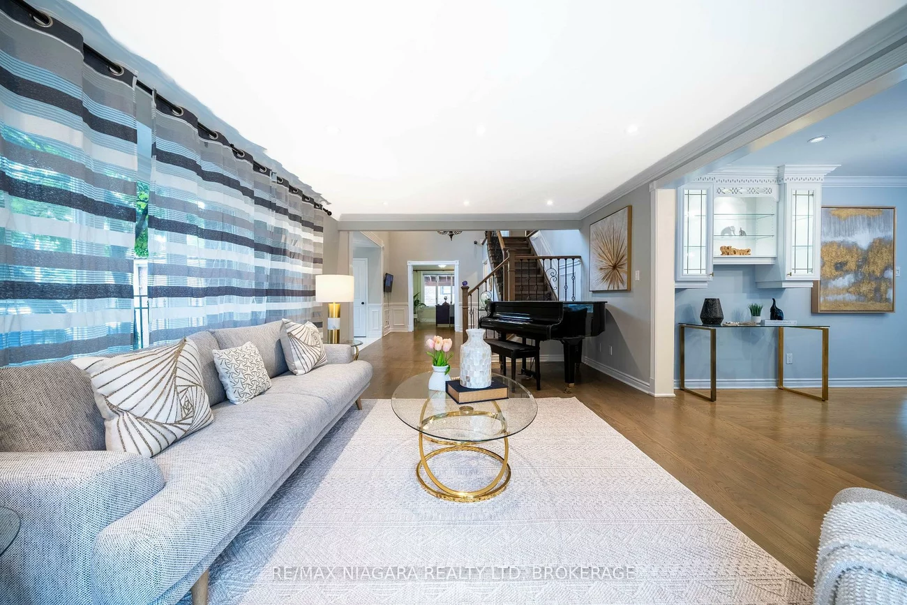 2, Aitken, Unionville, Markham