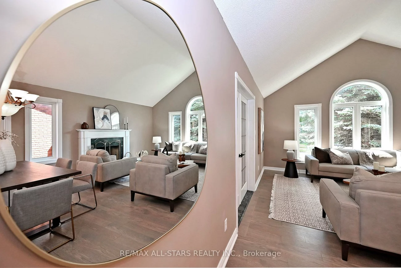 34, Captain Armstrong, Sherwood-Amberglen, Markham