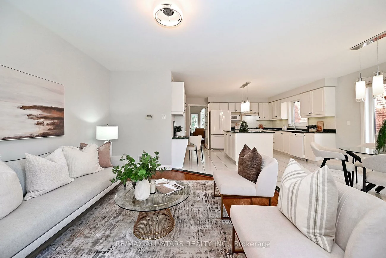 34, Captain Armstrong, Sherwood-Amberglen, Markham