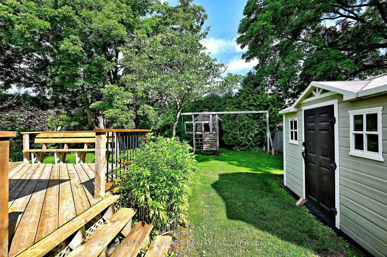 34, Captain Armstrong, Sherwood-Amberglen, Markham