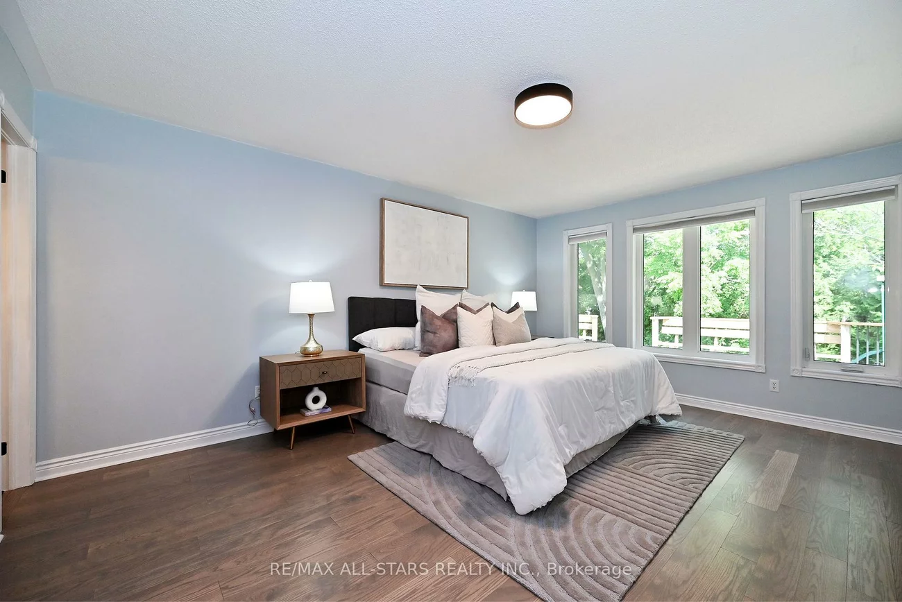 34, Captain Armstrong, Sherwood-Amberglen, Markham