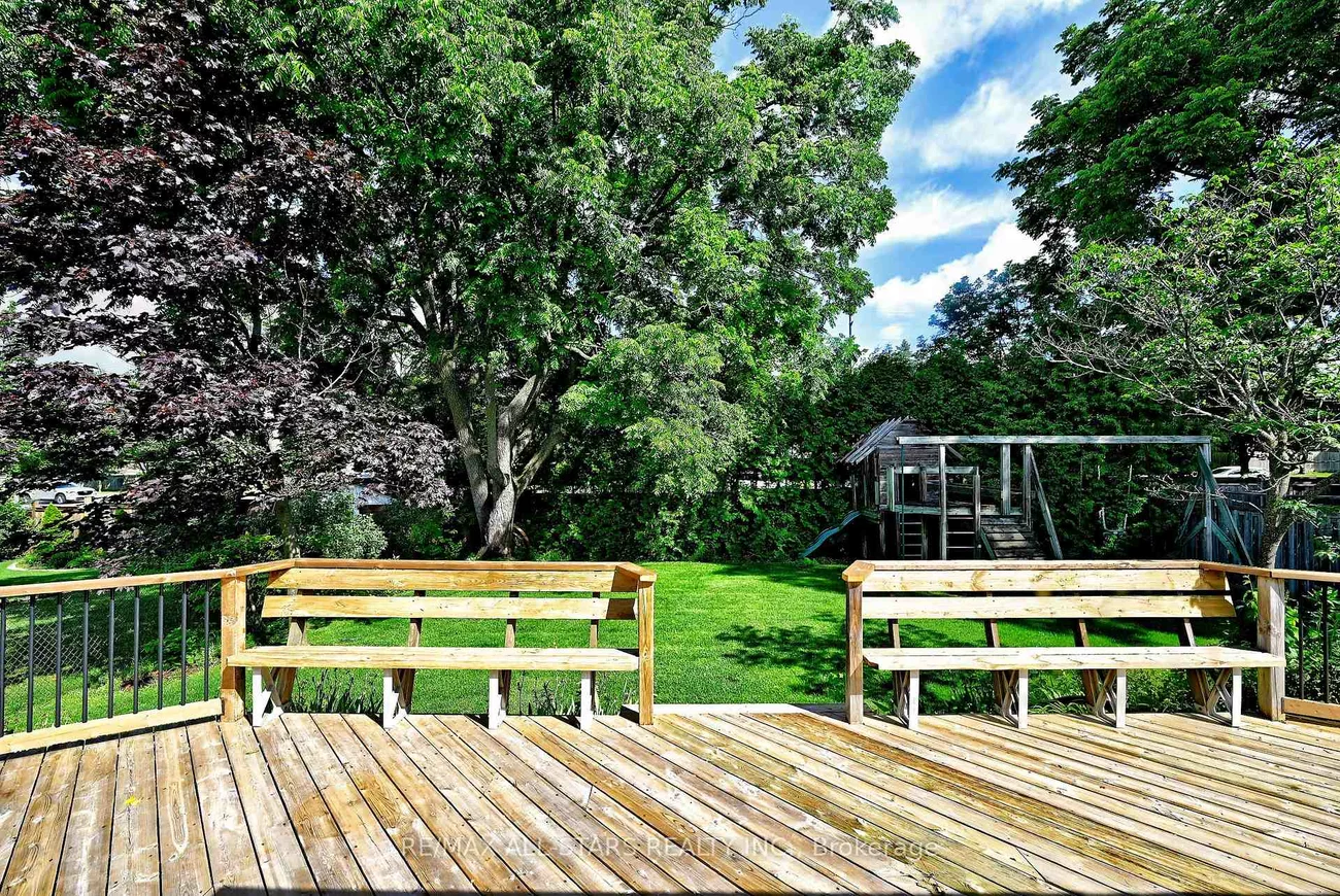34, Captain Armstrong, Sherwood-Amberglen, Markham