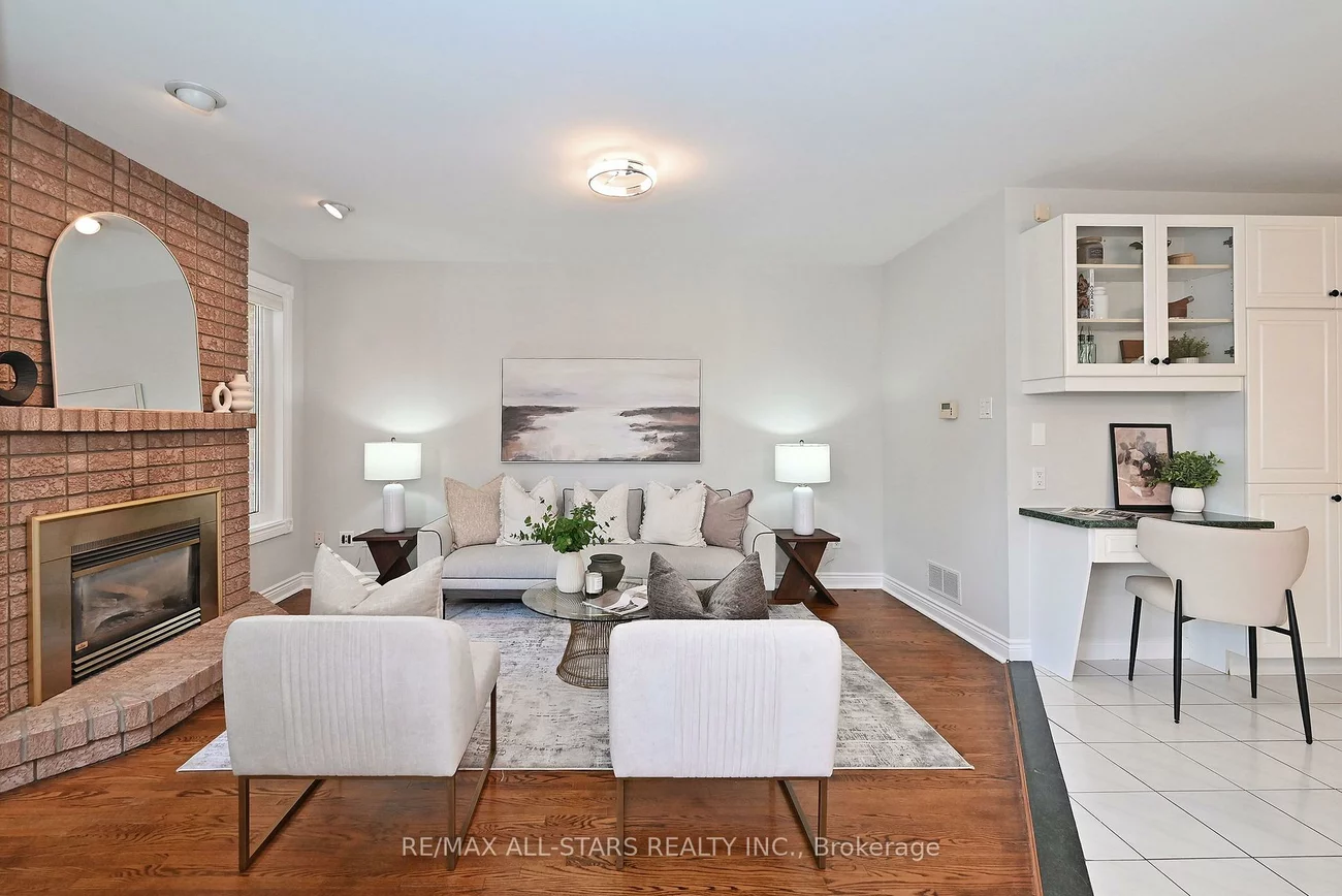 34, Captain Armstrong, Sherwood-Amberglen, Markham