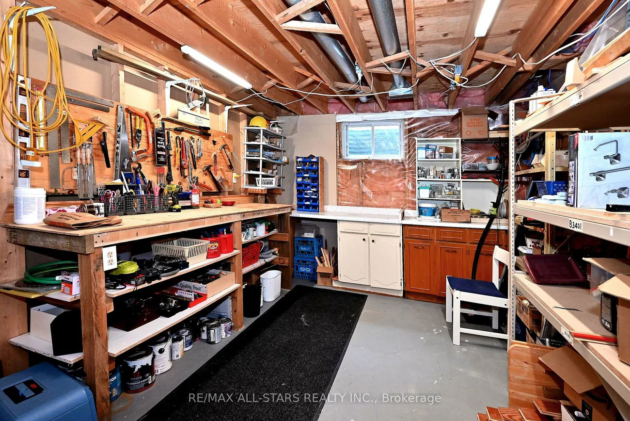 34, Captain Armstrong, Sherwood-Amberglen, Markham