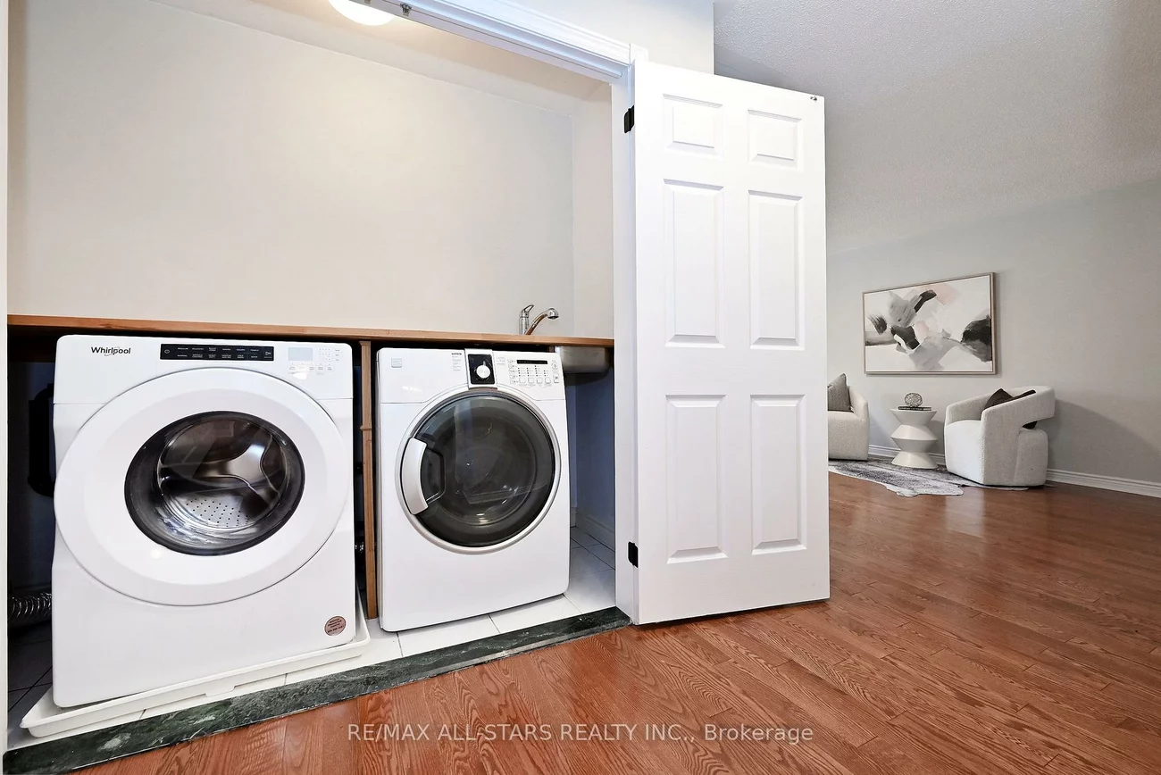 34, Captain Armstrong, Sherwood-Amberglen, Markham
