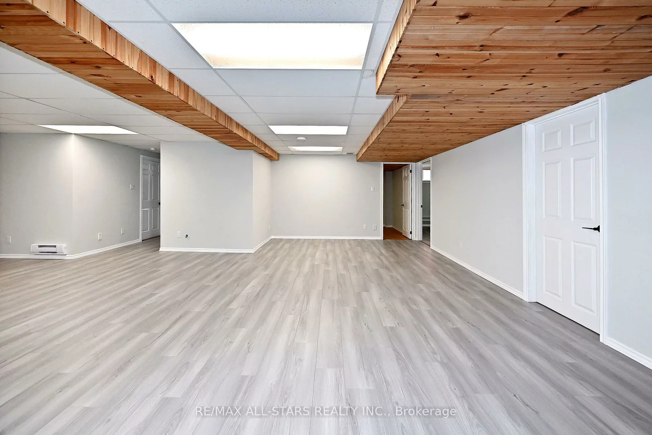 34, Captain Armstrong, Sherwood-Amberglen, Markham