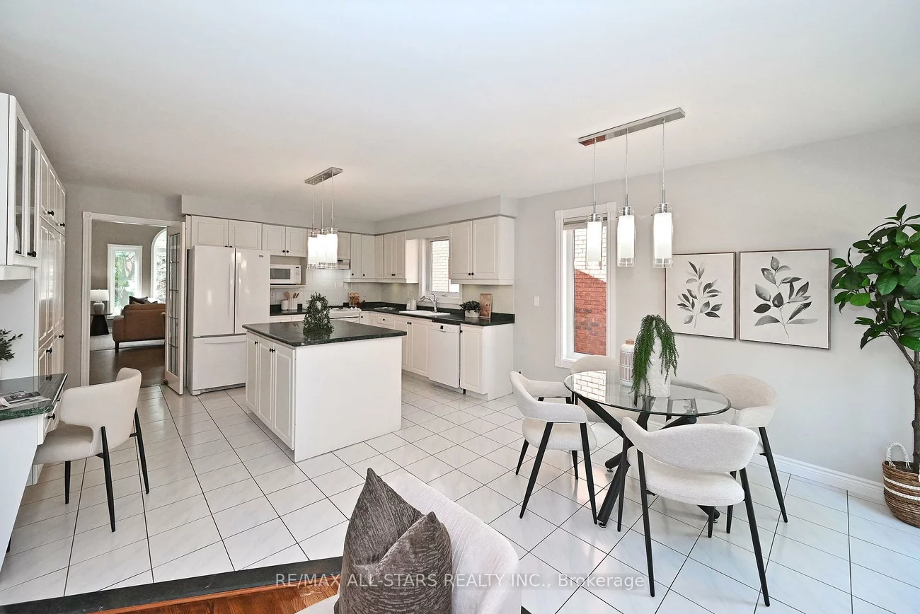 34, Captain Armstrong, Sherwood-Amberglen, Markham