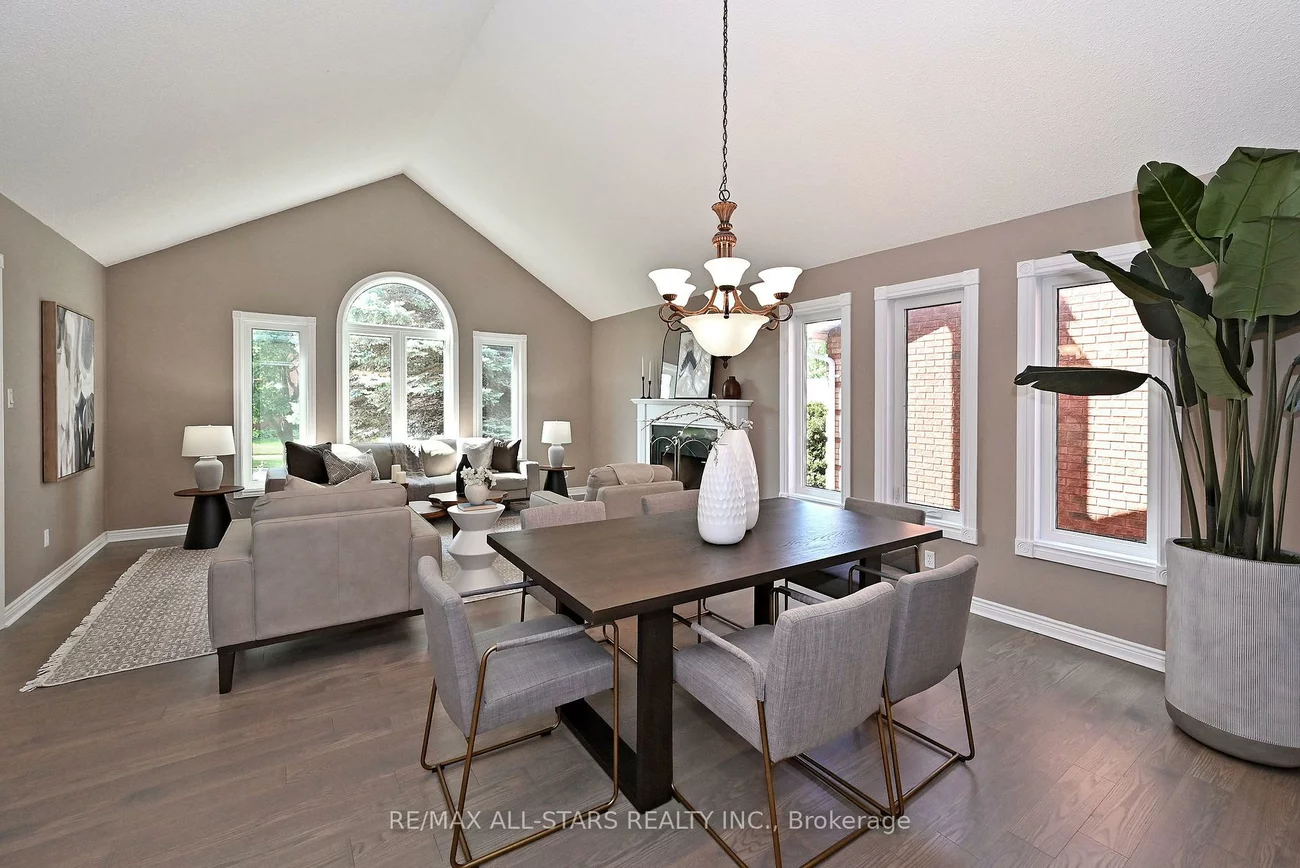 34, Captain Armstrong, Sherwood-Amberglen, Markham