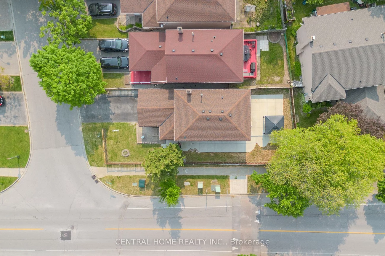 2, Noel, Markham Village, Markham