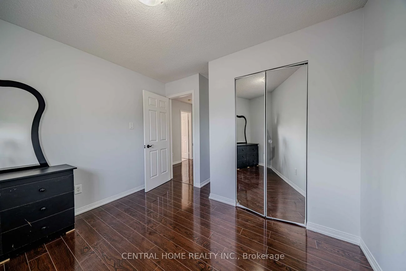 2, Noel, Markham Village, Markham