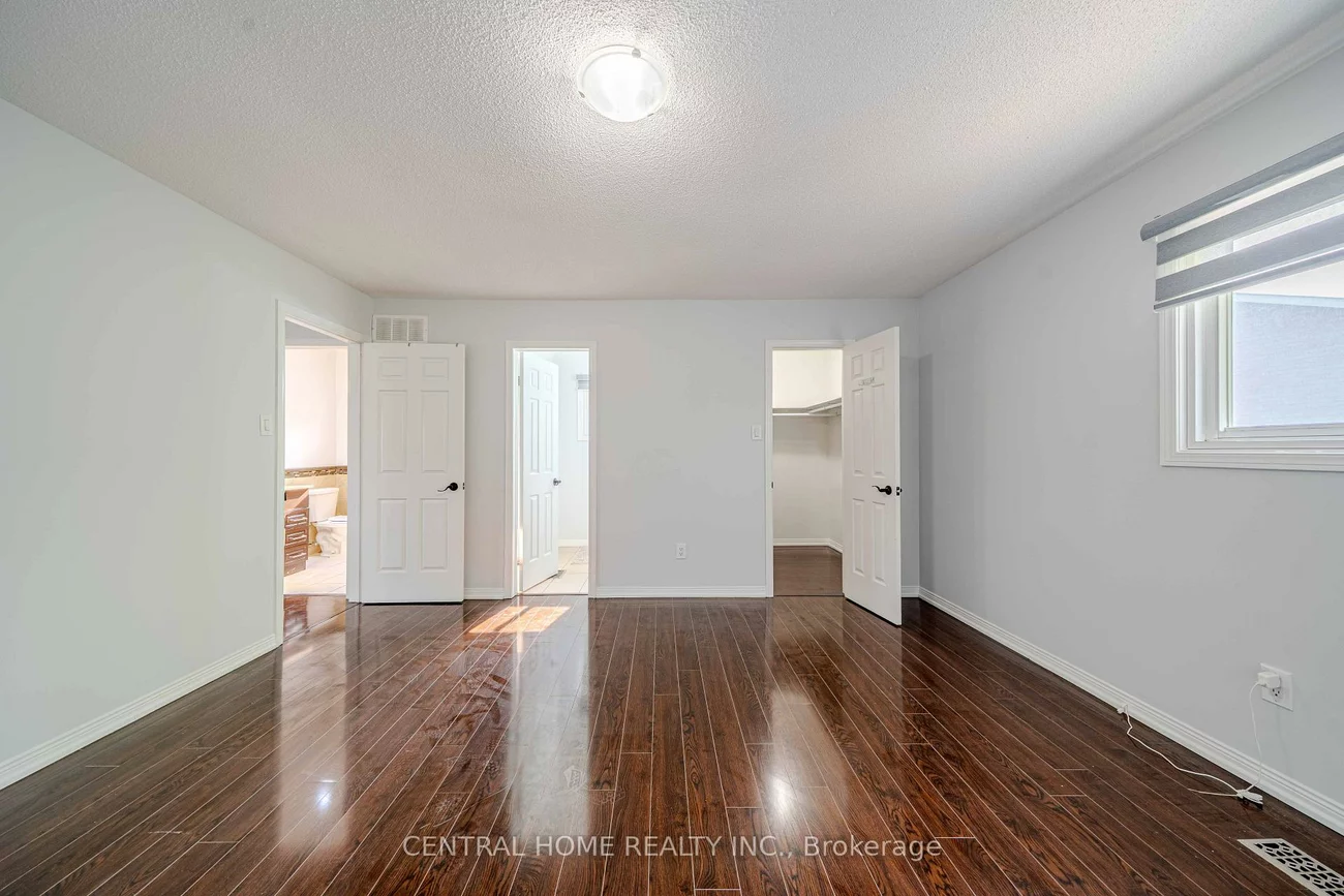 2, Noel, Markham Village, Markham