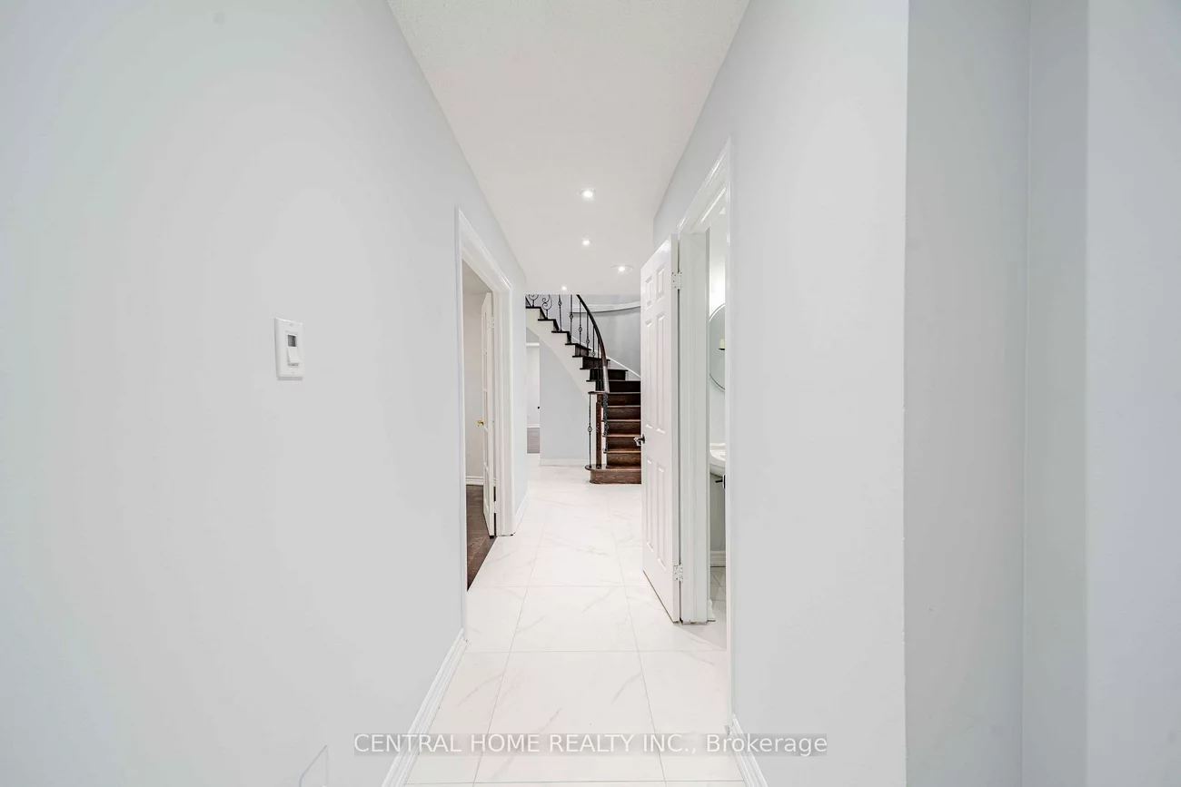 2, Noel, Markham Village, Markham