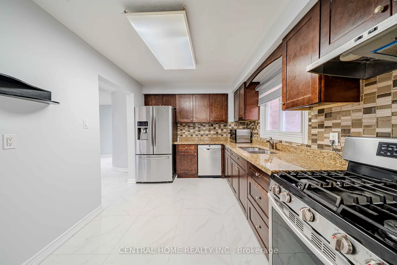 2, Noel, Markham Village, Markham