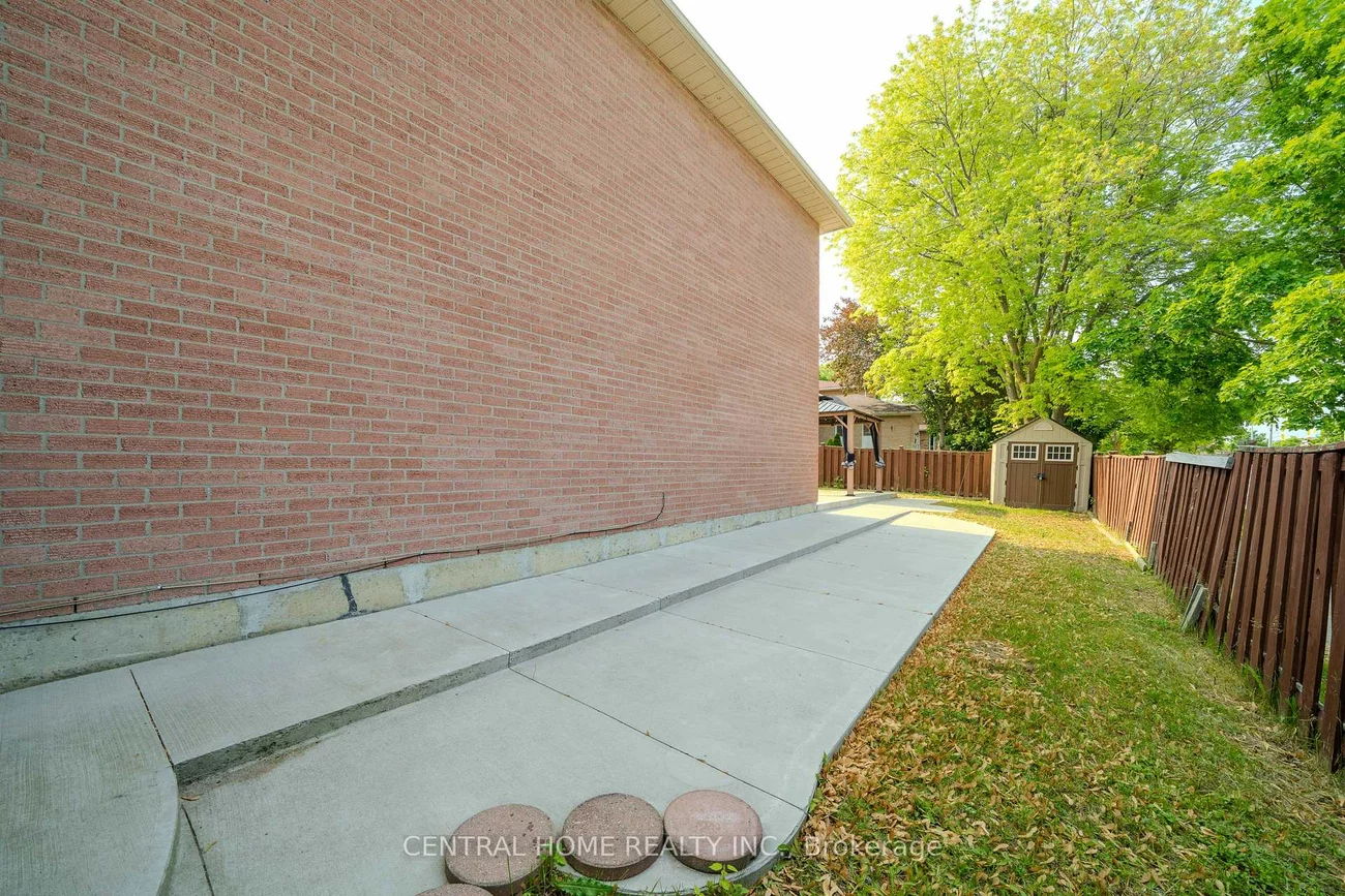2, Noel, Markham Village, Markham