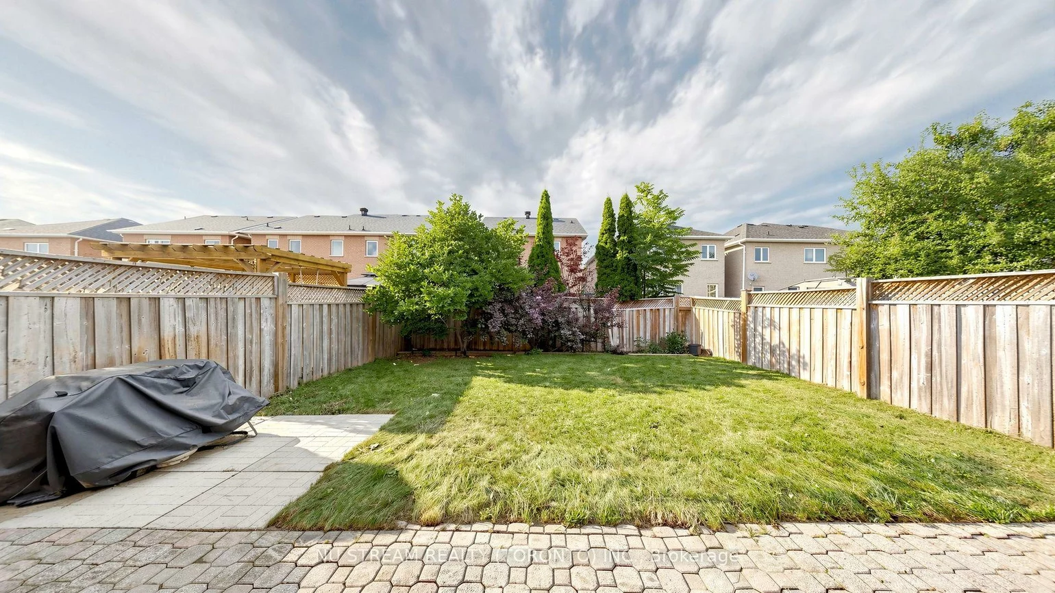 16, Radmore, Box Grove, Markham