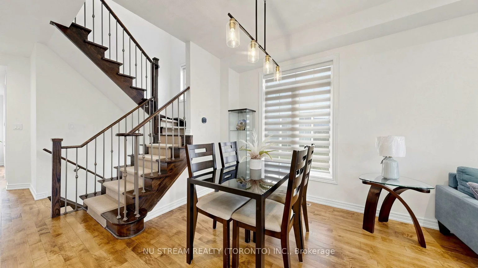 16, Radmore, Box Grove, Markham