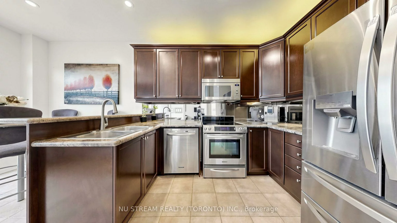 16, Radmore, Box Grove, Markham