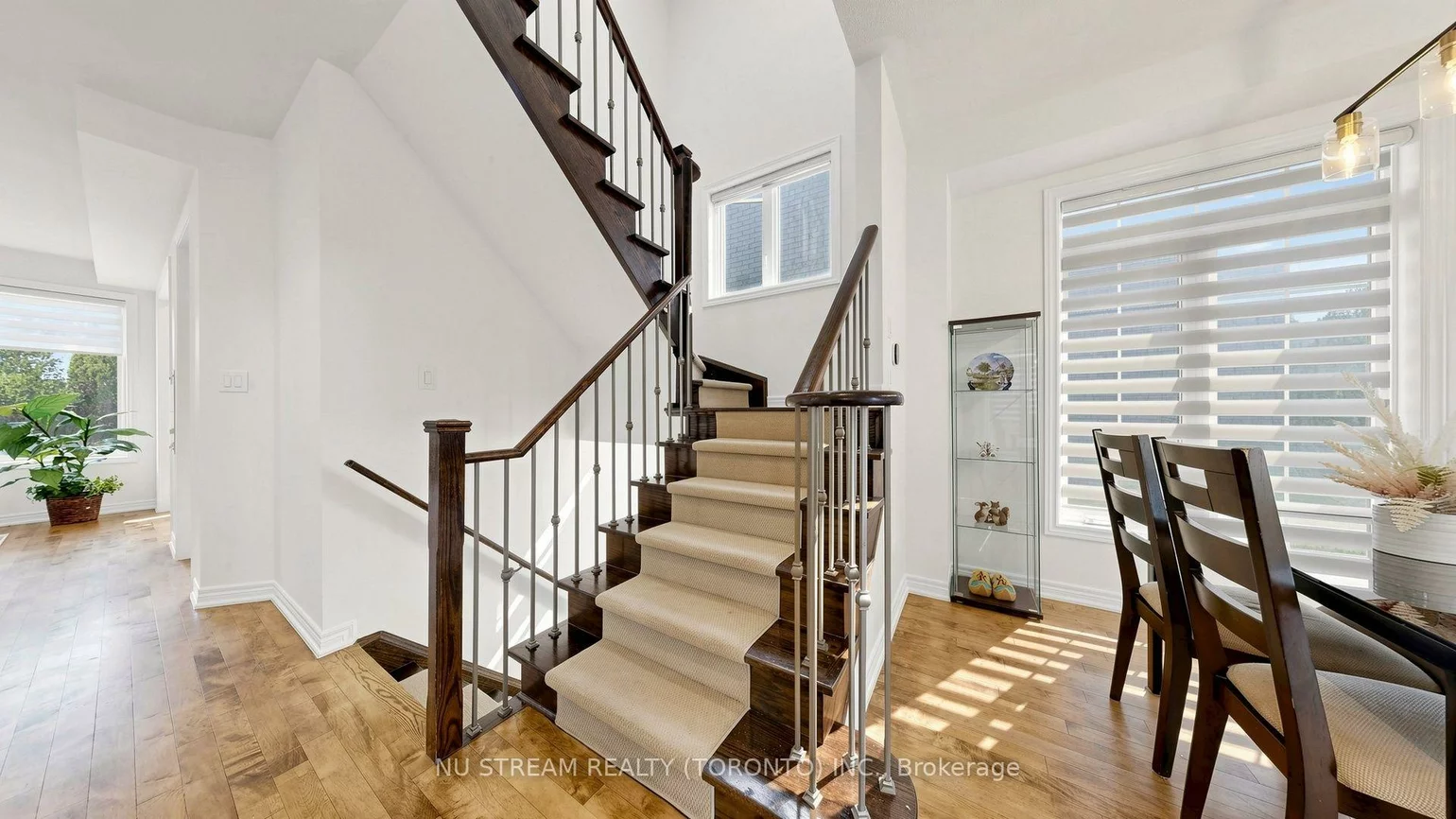16, Radmore, Box Grove, Markham