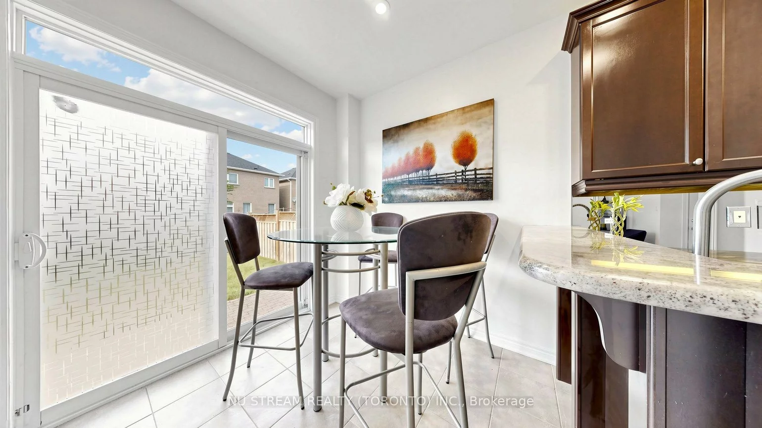 16, Radmore, Box Grove, Markham